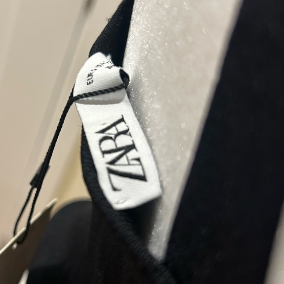 Zara Black Knit Deep V Top - Picture 6 of 6